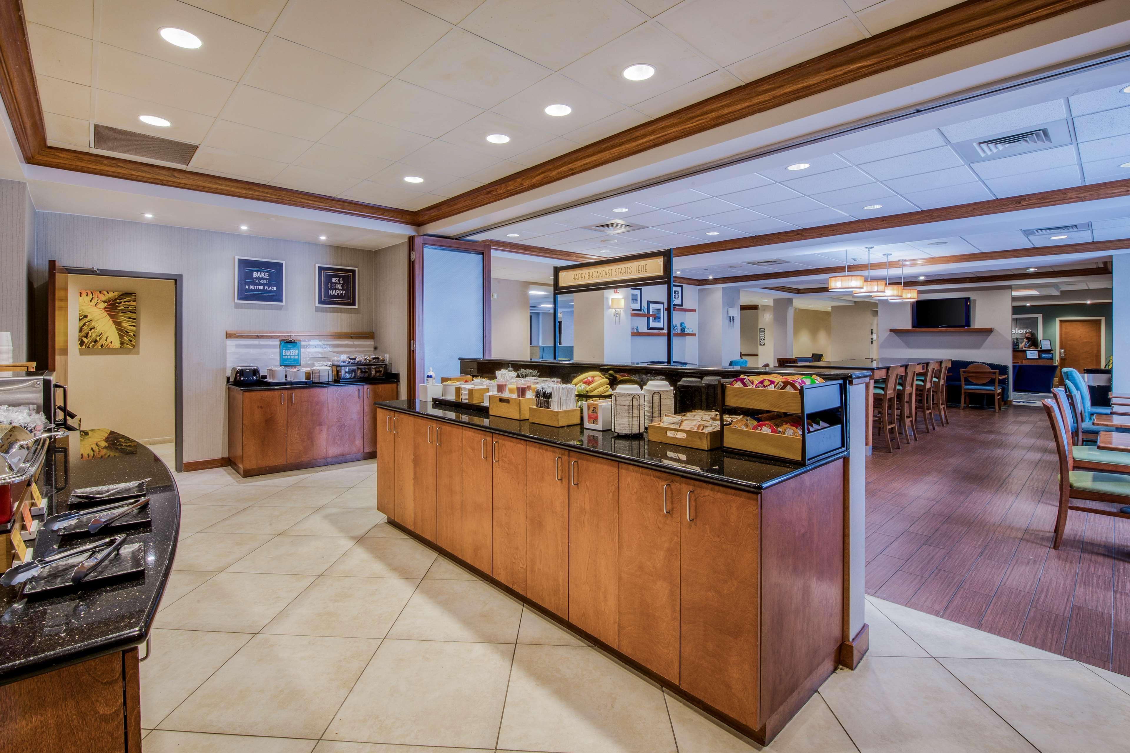 Hampton Inn Wilmington University Area Экстерьер фото